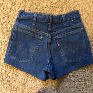 VINTAGE LEVI’S SHORTS